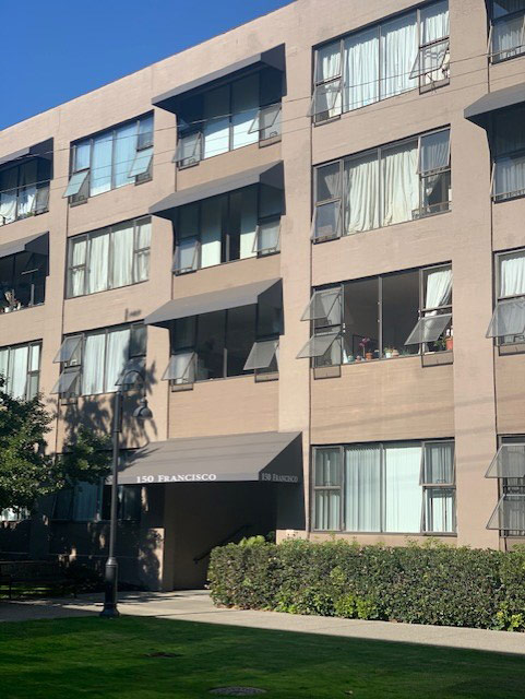 Another photo of the apartment entrance.